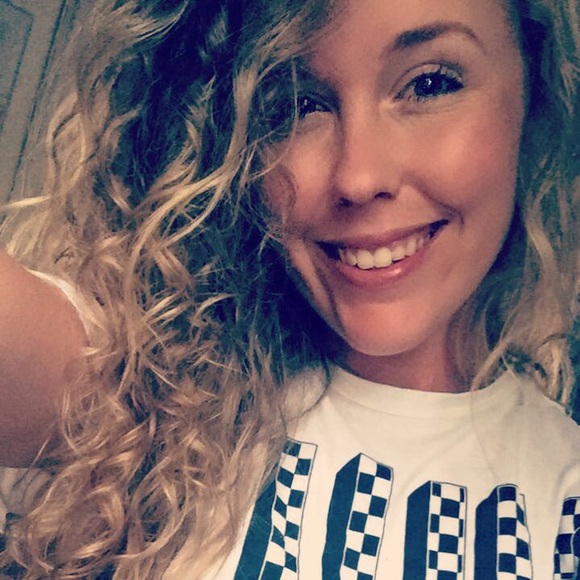 Meet your Posher, Amanda - Picture 5 of 8